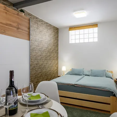 Koevirozsa Pihenohaz 3* Demjén