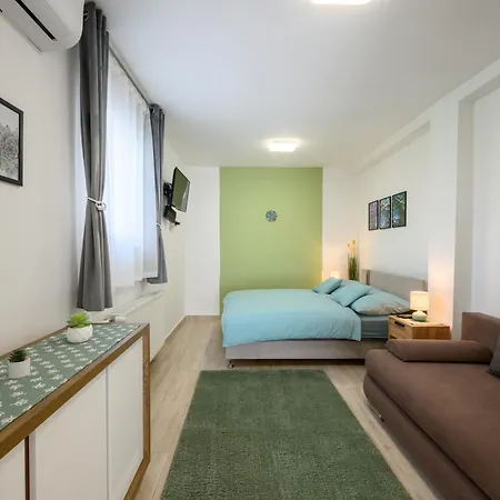 Koevirozsa Pihenohaz 代姆延