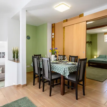 招待所 Koevirozsa Pihenohaz 3*